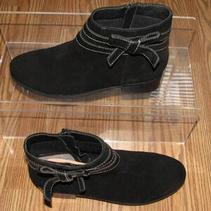 TROTTERS Black Ankle Booties Boots Shoes Size 8.5N